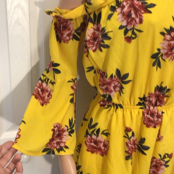 Toxik3 Yellow Floral Off The Shoulder Long Sleeve Romper Size Medium - Picture 8 of 11